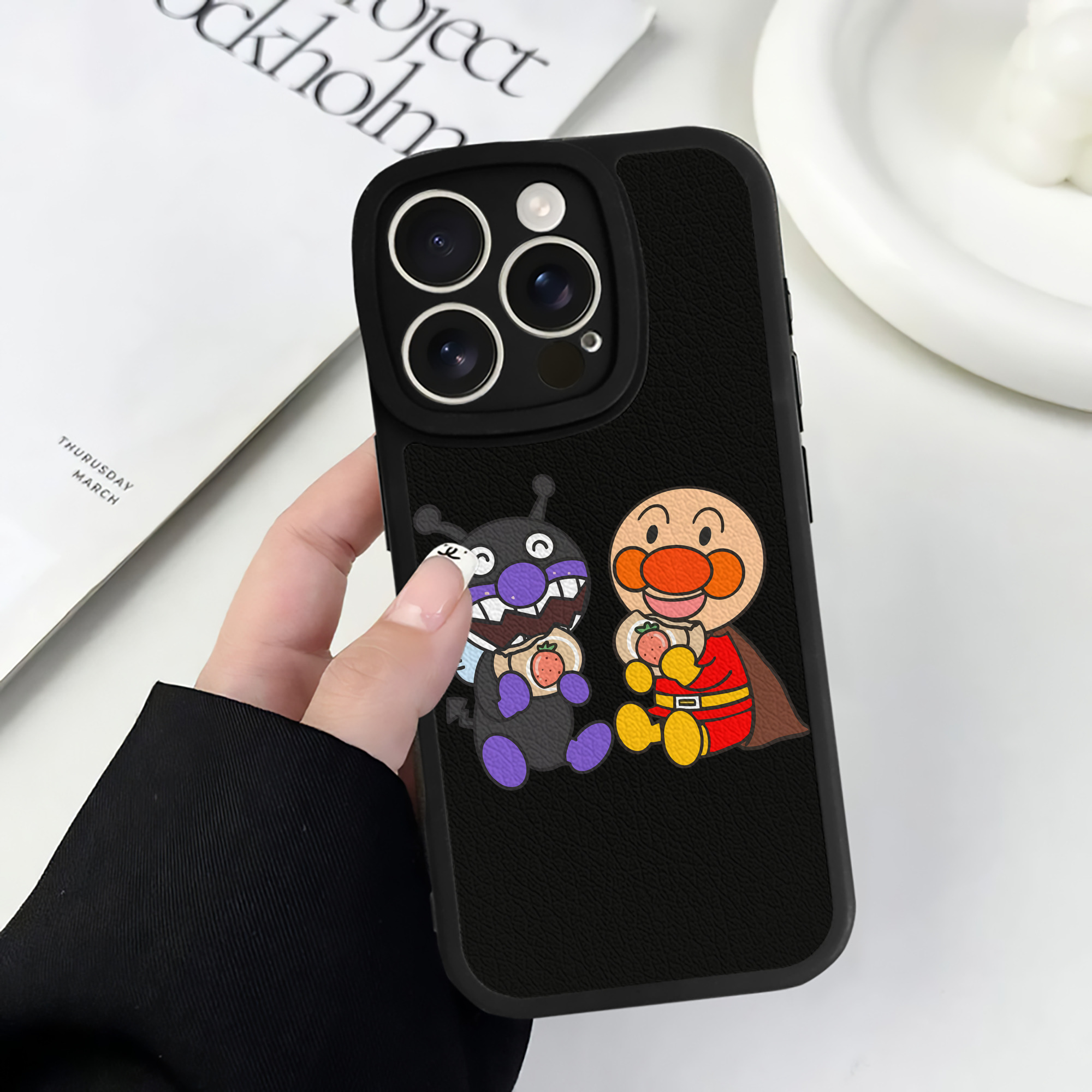 （画像用） アンパンマン Anpanman 【iPhone 16シリーズ対応】シリコンスマホケース（レザー調） 材質：シリコン
